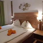 Klug Zum Ehrensepp 호텔