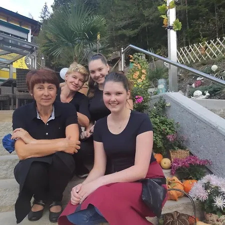 Klug Zum Ehrensepp Szálloda Modriach