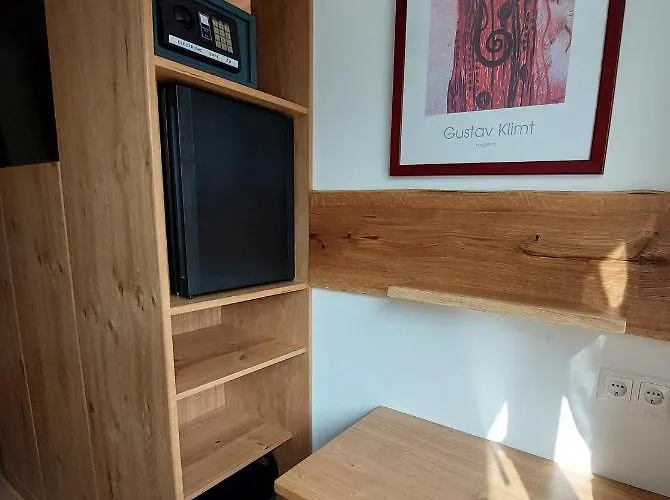 Klug Zum Ehrensepp Hotell Modriach